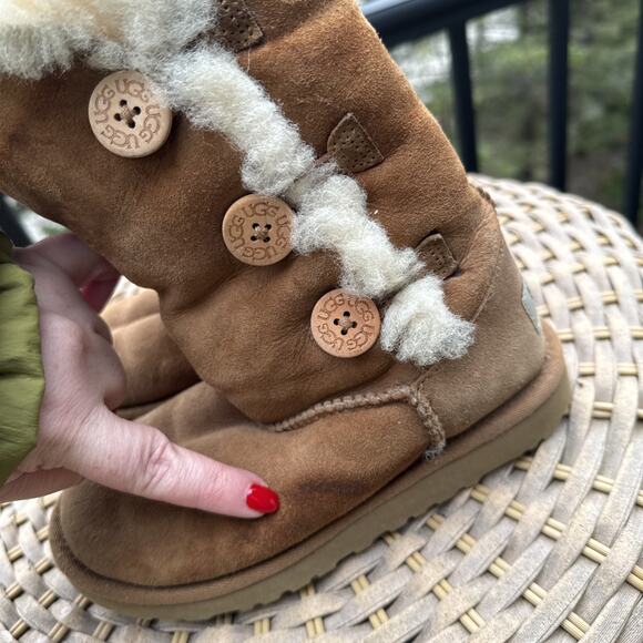 UGG Boots 1016227 Bailey Button Triplet II Size 1 Junior’s UK 13 EU 31 Chestnut - Picture 10 of 16